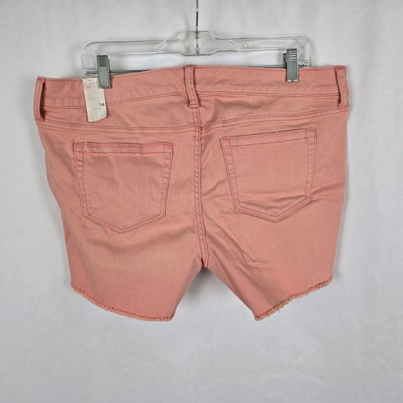 Torrid Jean Shorts Women's 14 Pink Distressed Raw Hem NWT - Picture 2 of 14